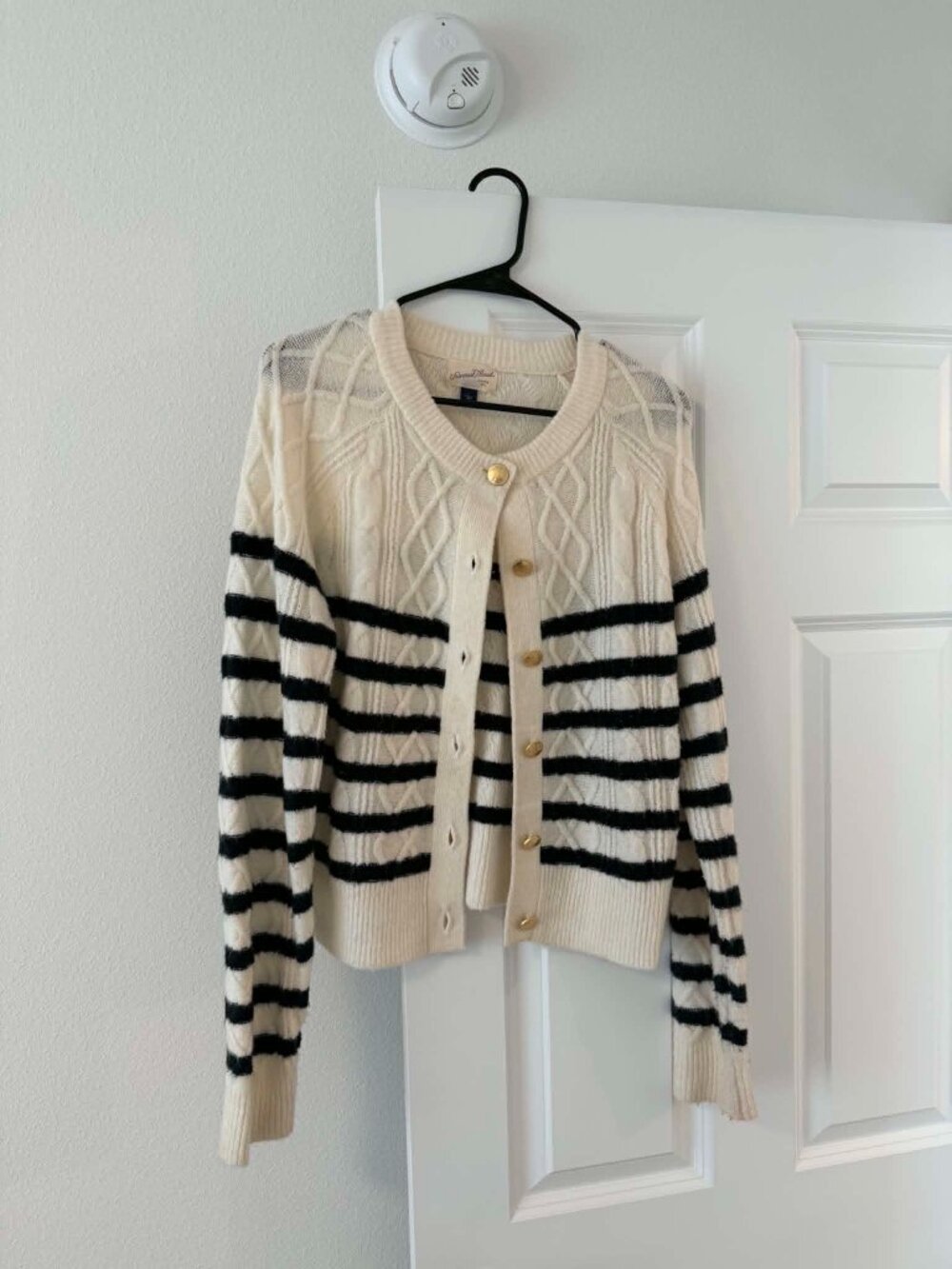 Universal Thread Cream Navy Cardigan Gold Buttons Large